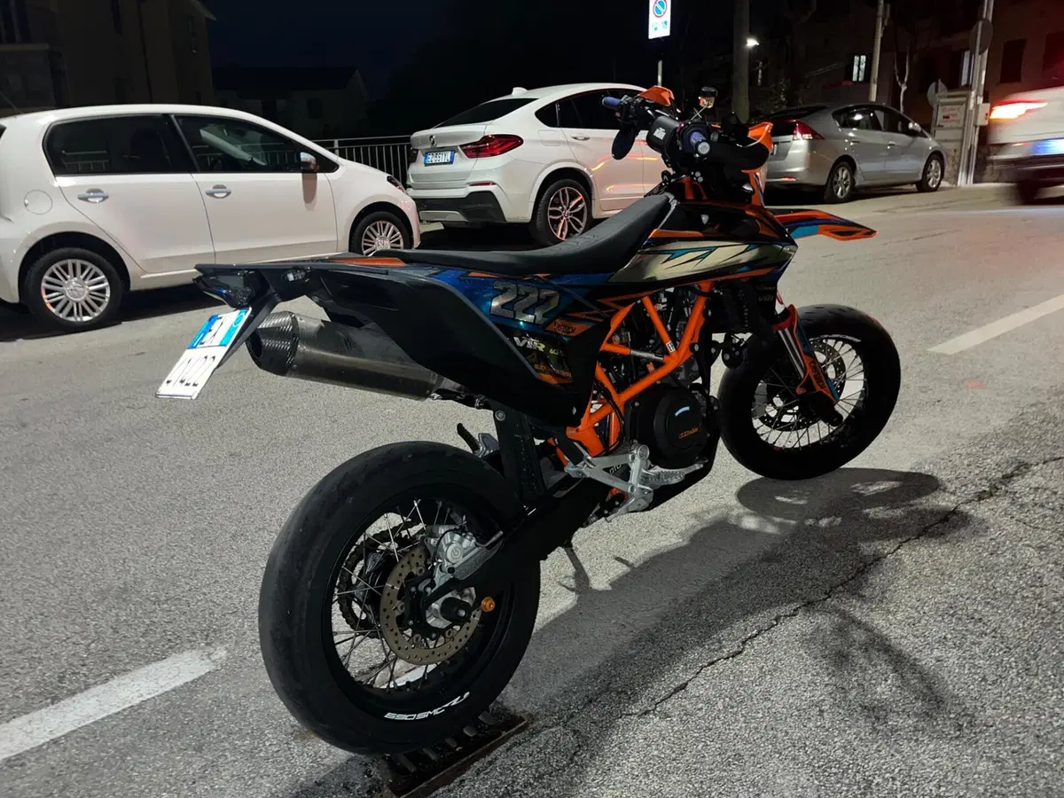 KTM 690 SMC R (2021 - 22) (3)