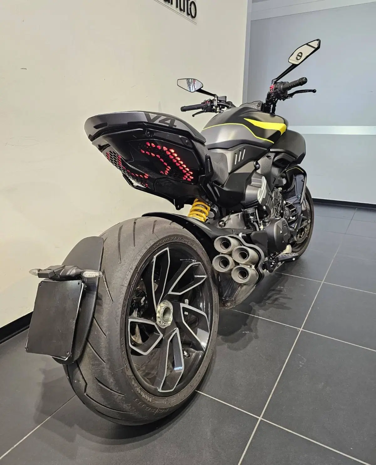 Ducati Diavel V4 (2023 - 26) (4)