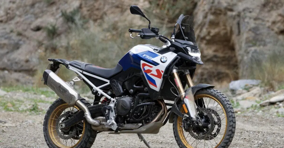 BMW F 900 GS: la videoscheda tecnica per sapere tutto di lei [VIDEO]