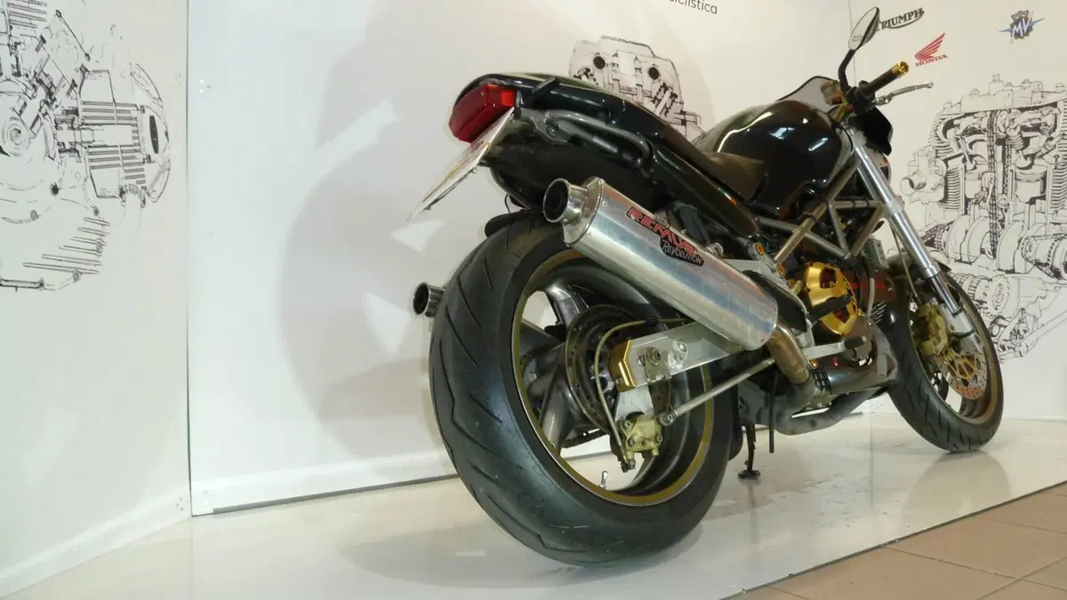 Ducati Monster 900 I.E. (1999 - 02) (3)