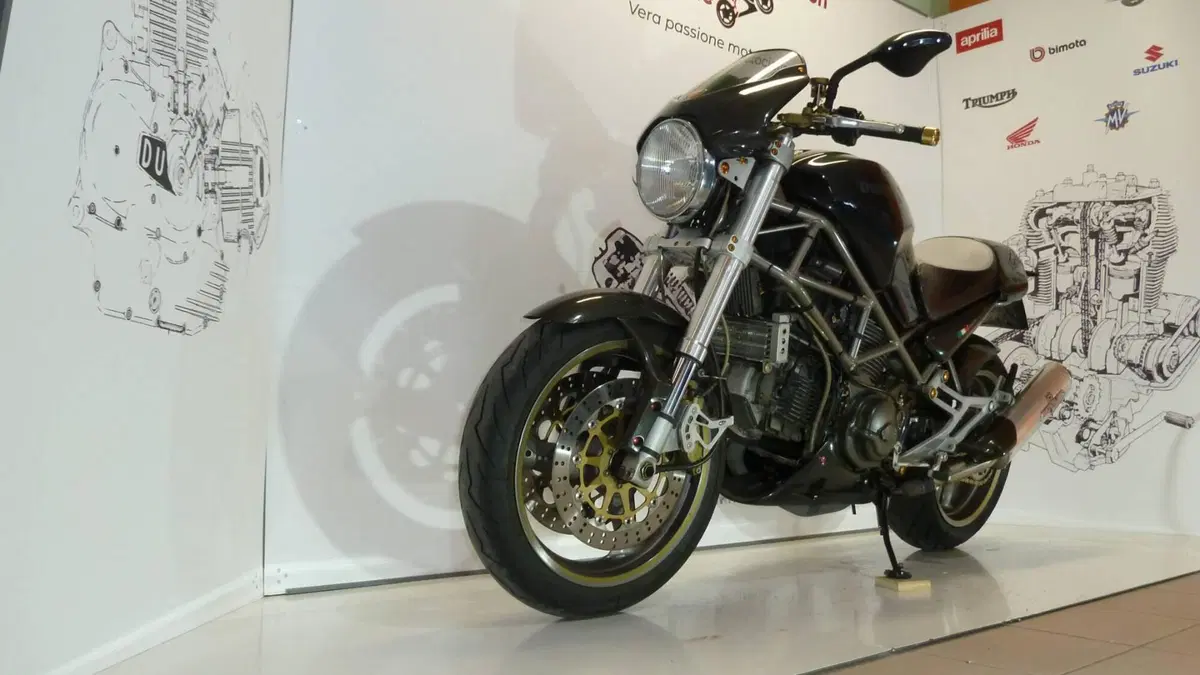 Ducati Monster 900 I.E. (1999 - 02) (8)