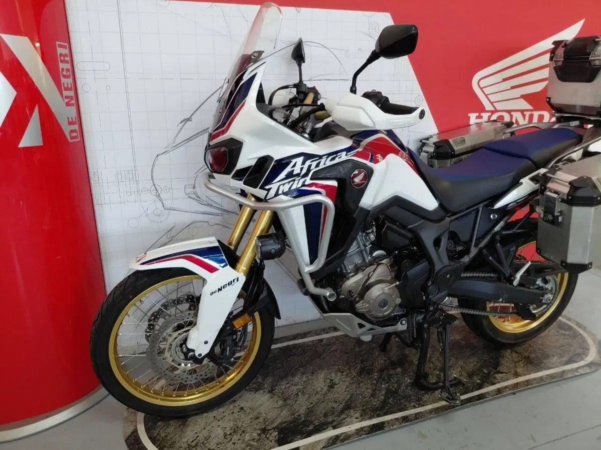 Honda Africa Twin CRF 1000L DCT ABS Travel Edition (2016 - 17) (2)