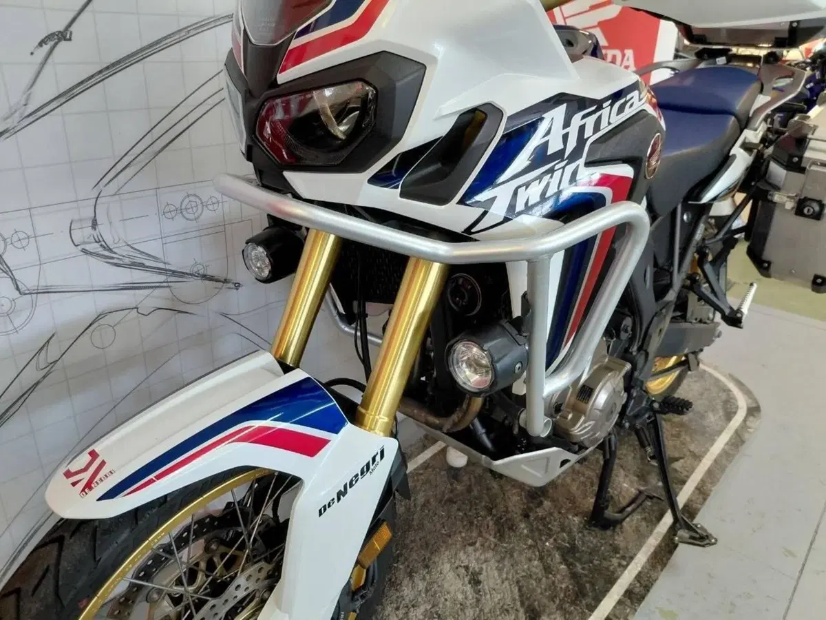 Honda Africa Twin CRF 1000L DCT ABS Travel Edition (2016 - 17) (3)