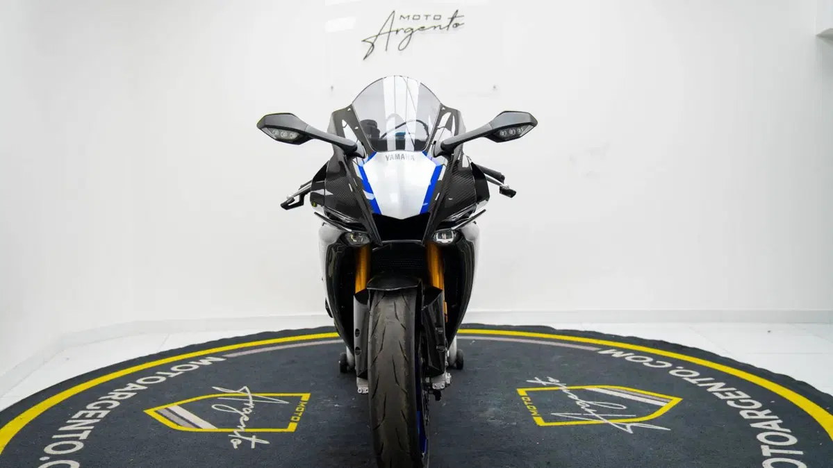 Yamaha YZF R1M (2020 - 25) (9)