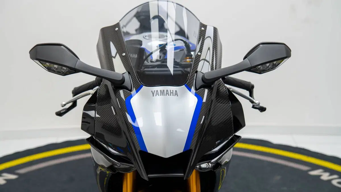 Yamaha YZF R1M (2020 - 25) (10)