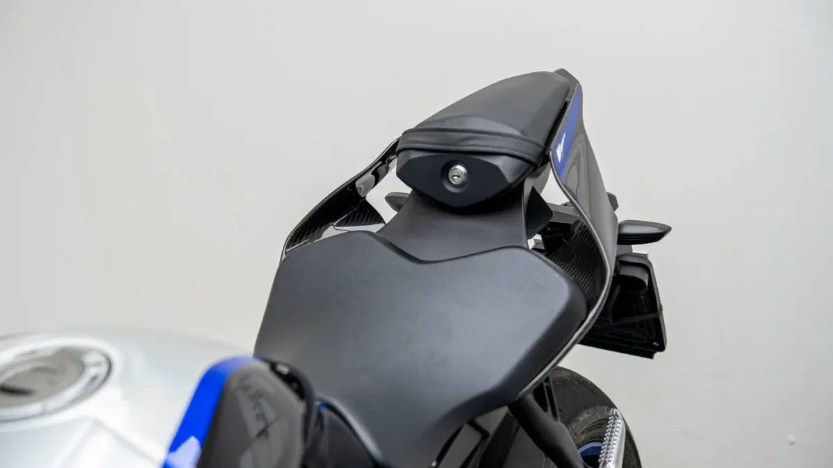 Yamaha YZF R1M (2020 - 25) (12)