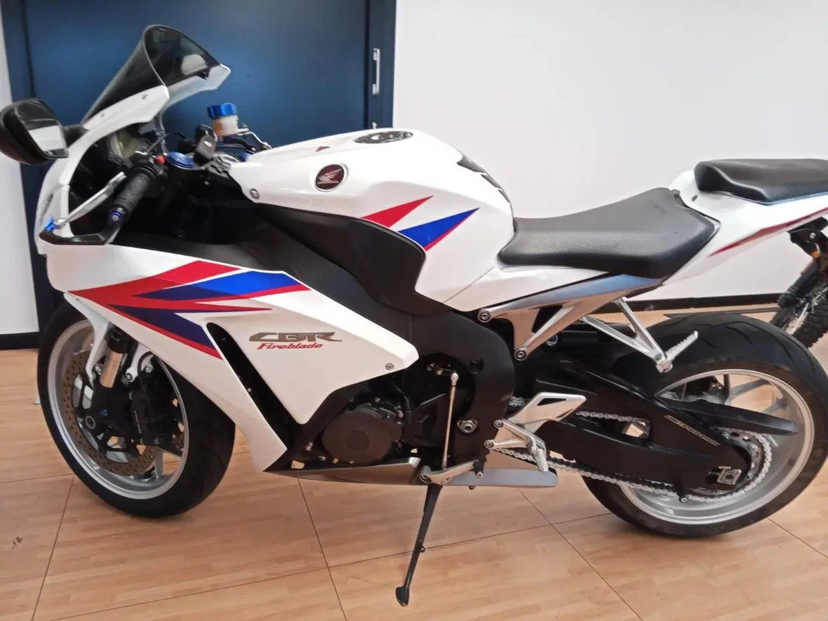 Honda CBR 1000 RR Fireblade (2012 - 16) (2)