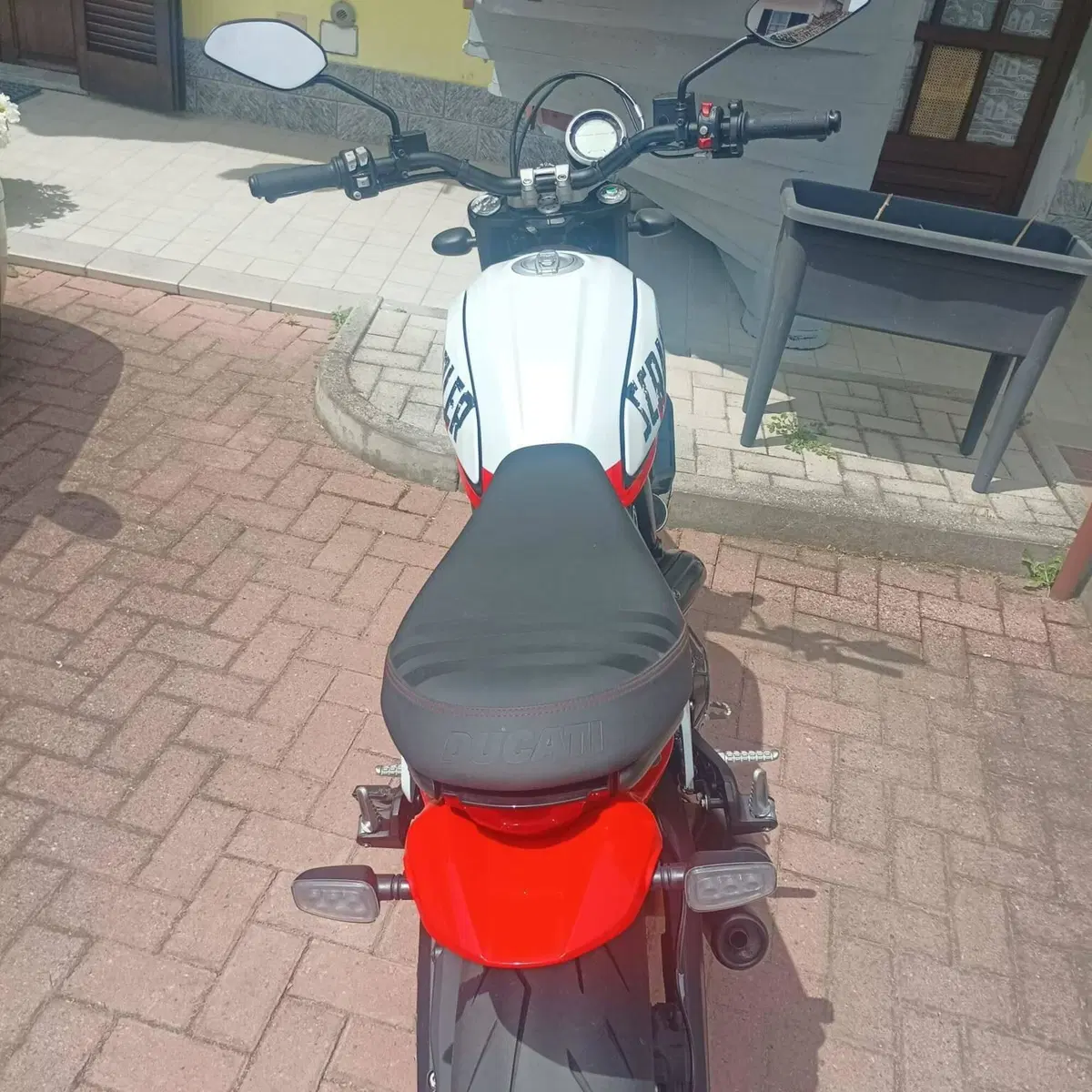 Ducati Scrambler 800 Urban Motard (2022) (5)