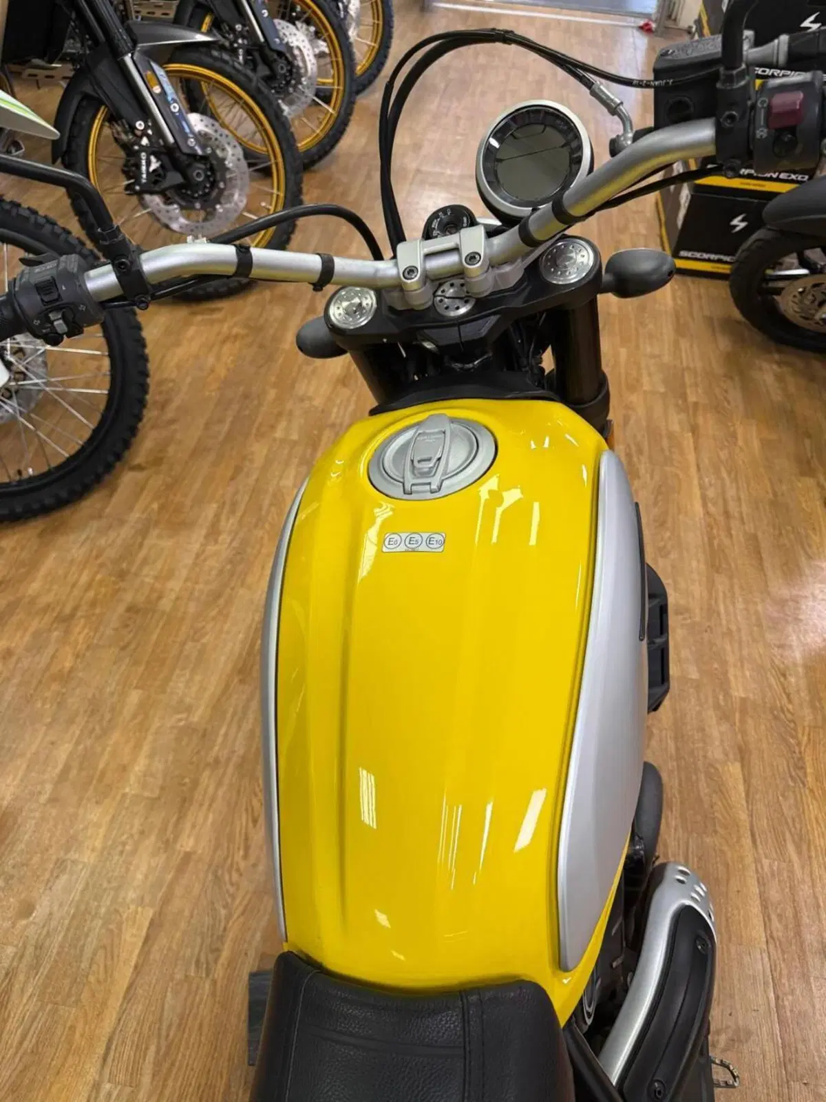 Ducati Scrambler 800 Classic (2017 - 18) (4)
