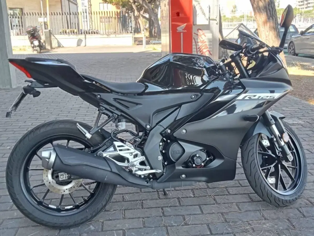 Yamaha YZF R125 (2023 - 26) (2)