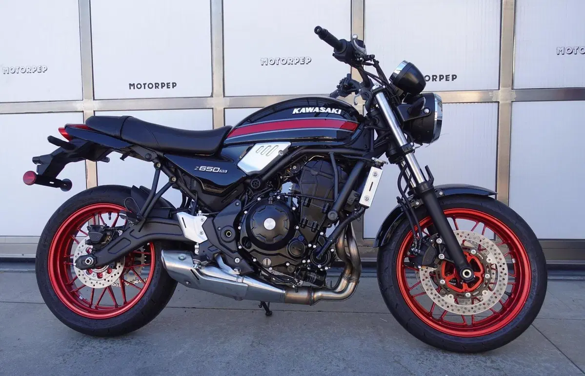 Kawasaki Z 650 RS (2025 - 26) (5)