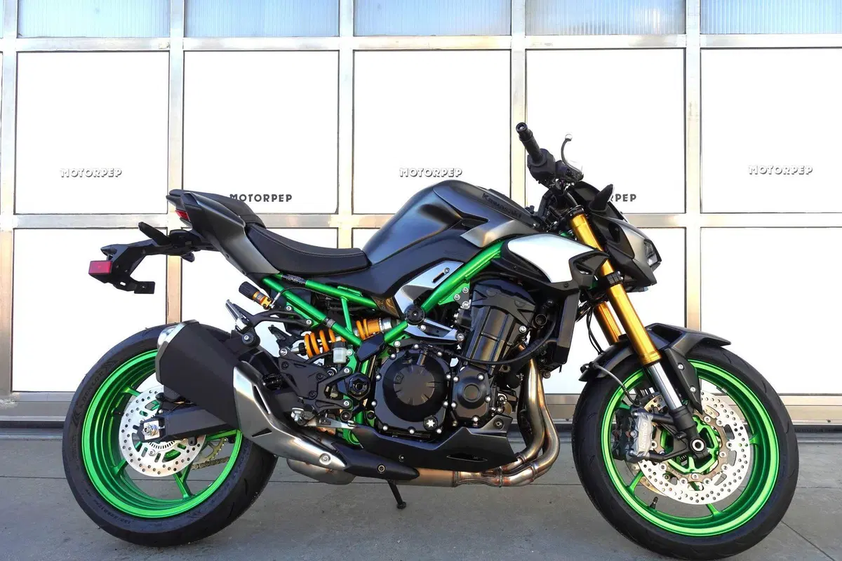 Kawasaki Z 900 SE (2025 - 26) (2)