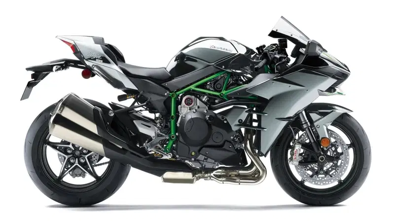Kawasaki Ninja H2, dai documenti di omologazione spunta un taglio di potenza da oltre 30 cavalli. E se fosse in arrivo una ibrida?