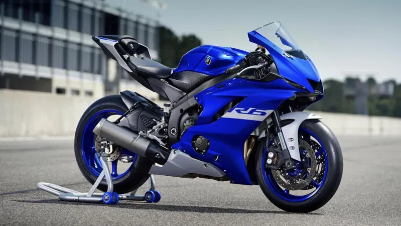 Yamaha YZF-R6 Race Base Model: &egrave; la fine di una leggenda