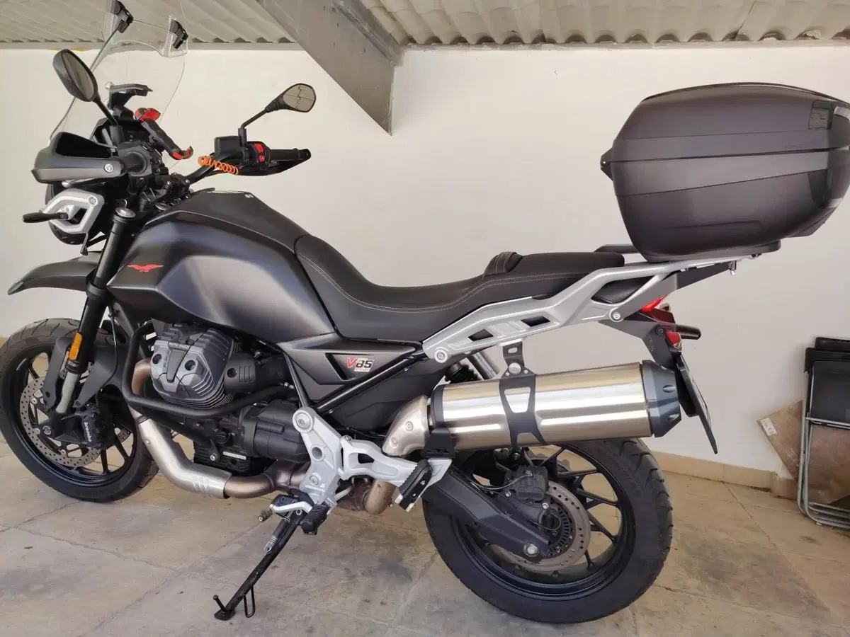 Moto Guzzi V85 Strada (2024 - 26)