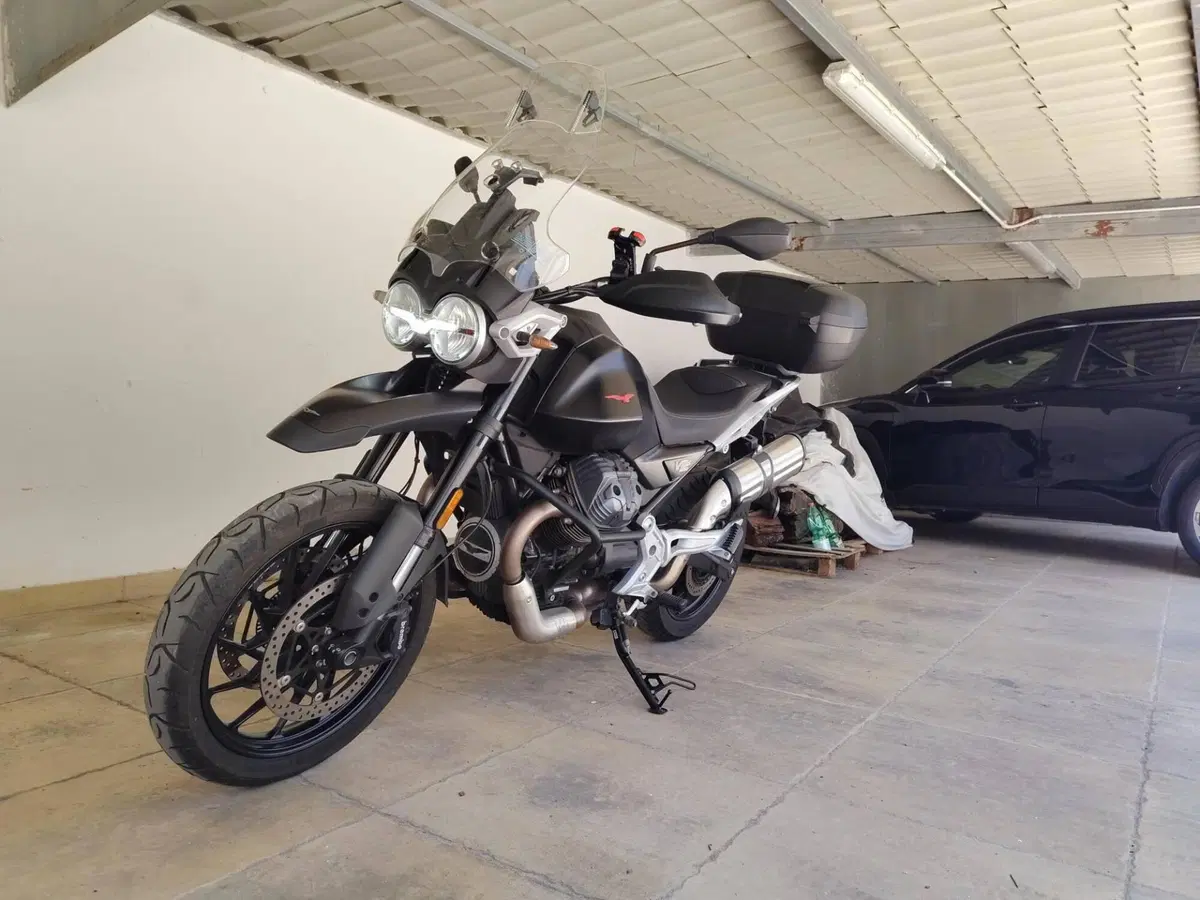 Moto Guzzi V85 Strada (2024 - 26) (3)