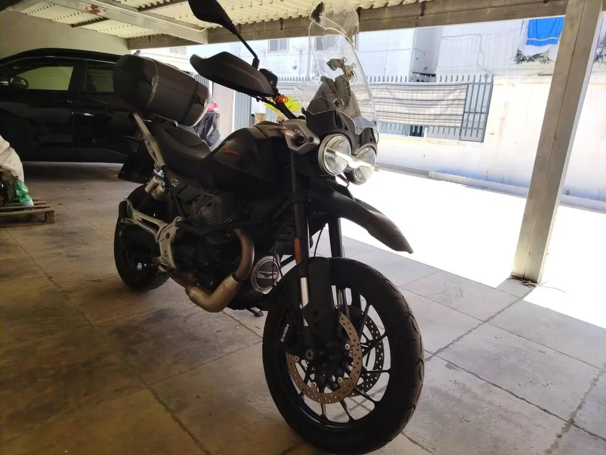 Moto Guzzi V85 Strada (2024 - 26) (6)