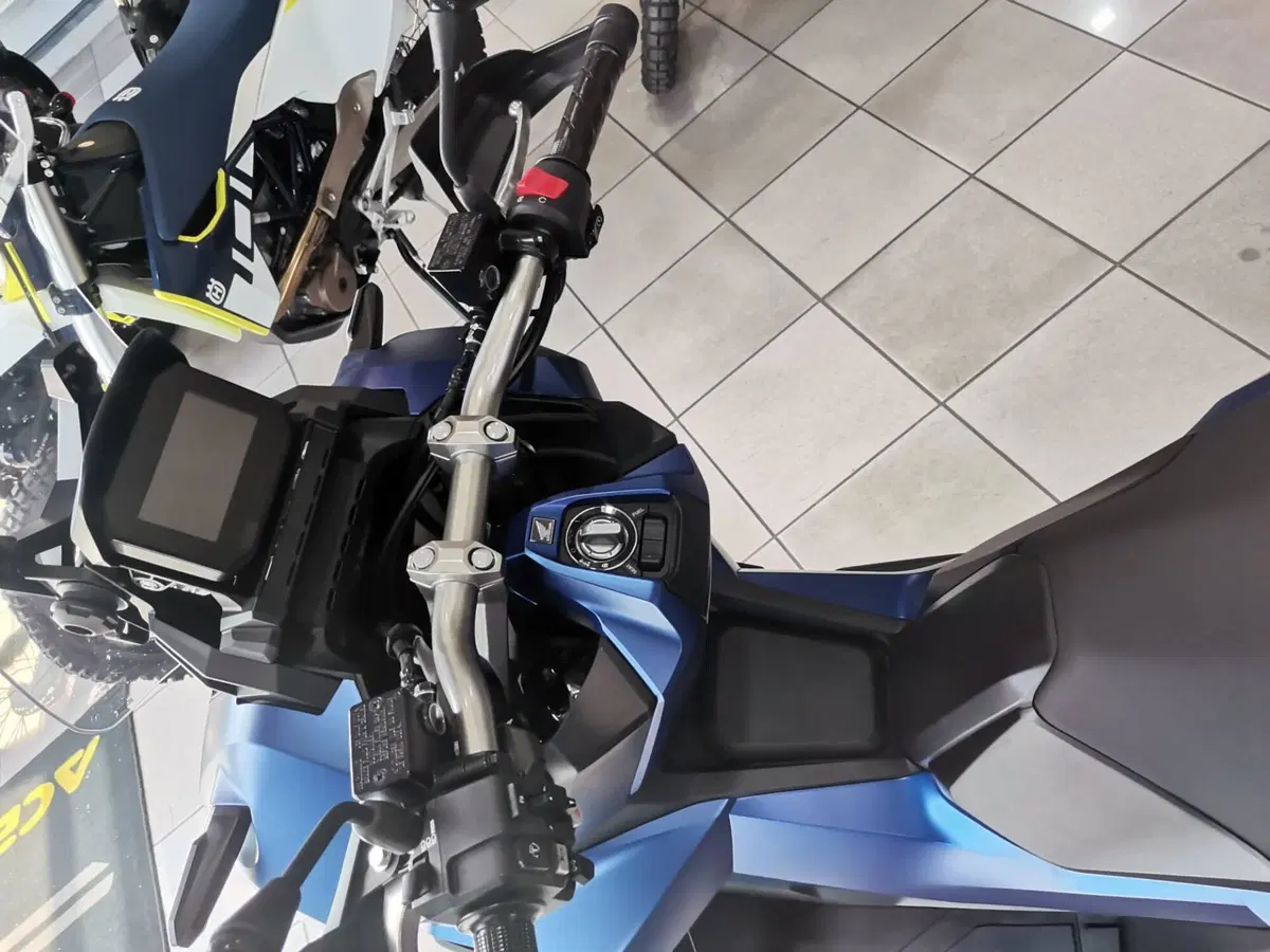 Honda ADV 350 (2025 - 26) (4)