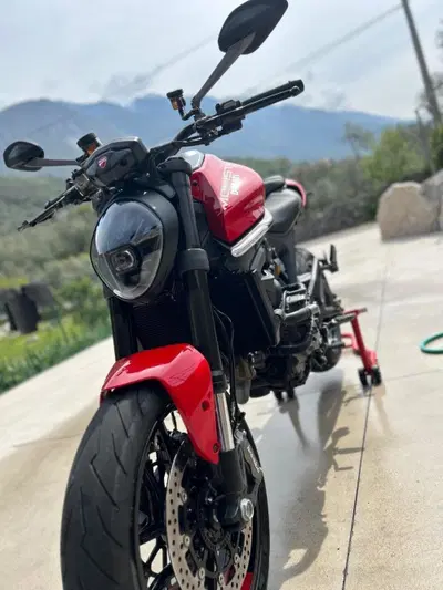Ducati Monster 937 (2021 - 25) usata