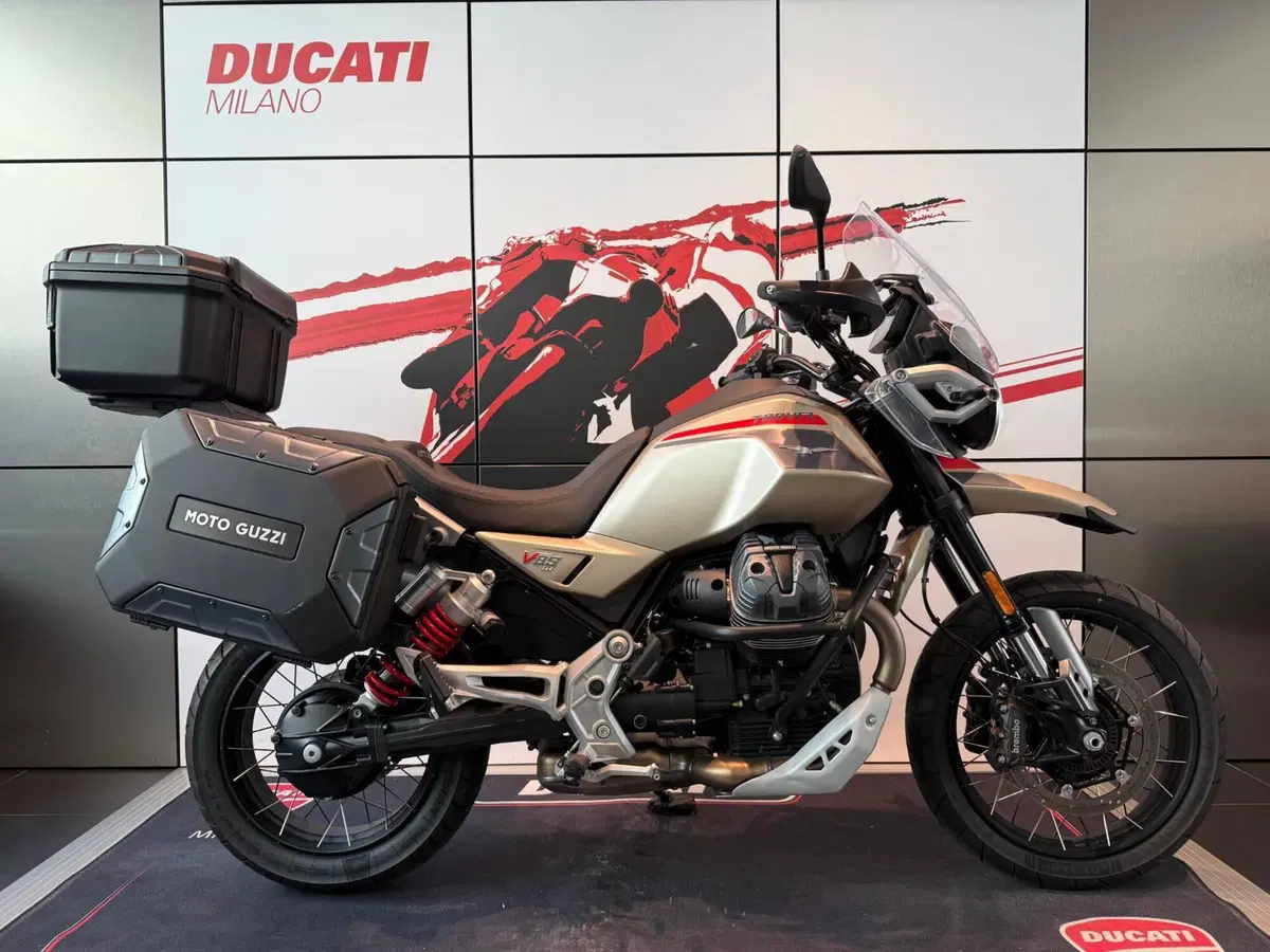 Moto Guzzi V85 TT Travel (2024 - 26)