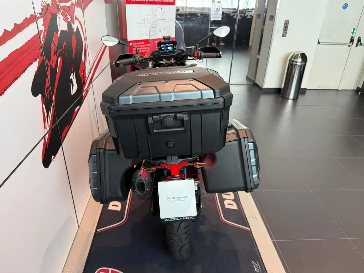Moto Guzzi V85 TT Travel (2024 - 26) (8)