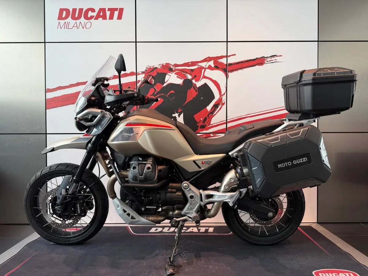 Moto Guzzi V85 TT Travel (2024 - 26) (13)