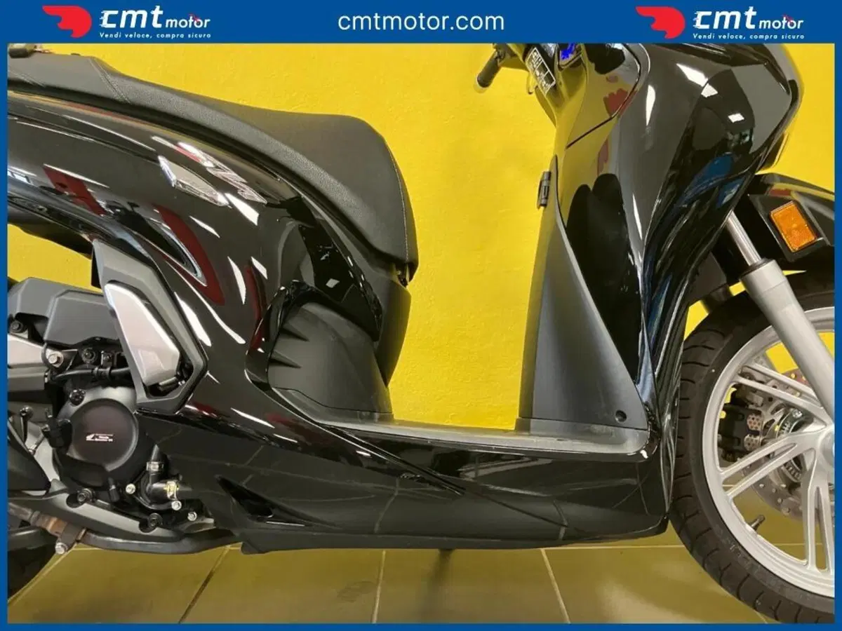 Honda SH 350 (2021 - 24) (7)
