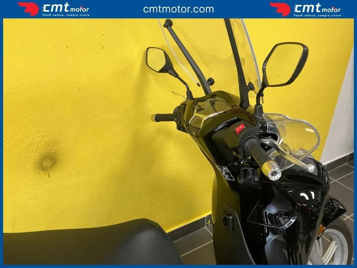 Honda SH 350 (2021 - 24) (10)