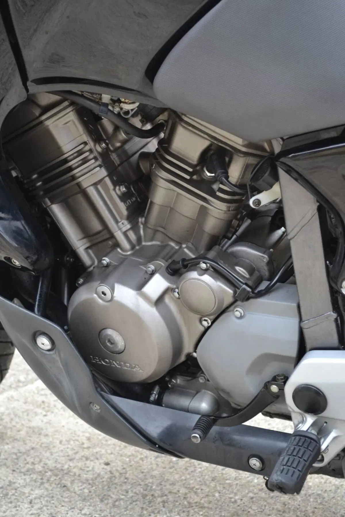 Honda Transalp XL 650V (2005 - 06) (4)