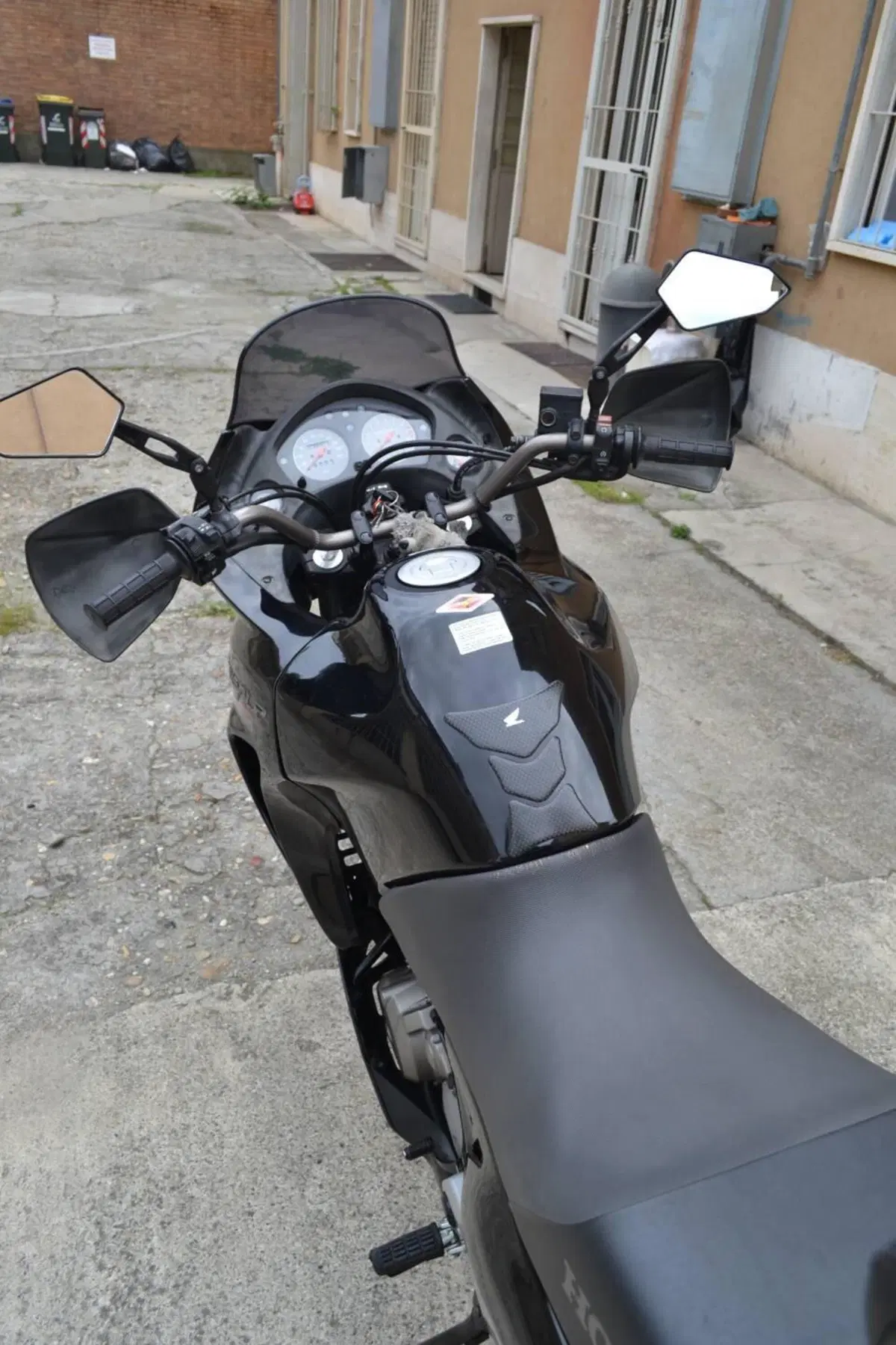 Honda Transalp XL 650V (2005 - 06) (5)