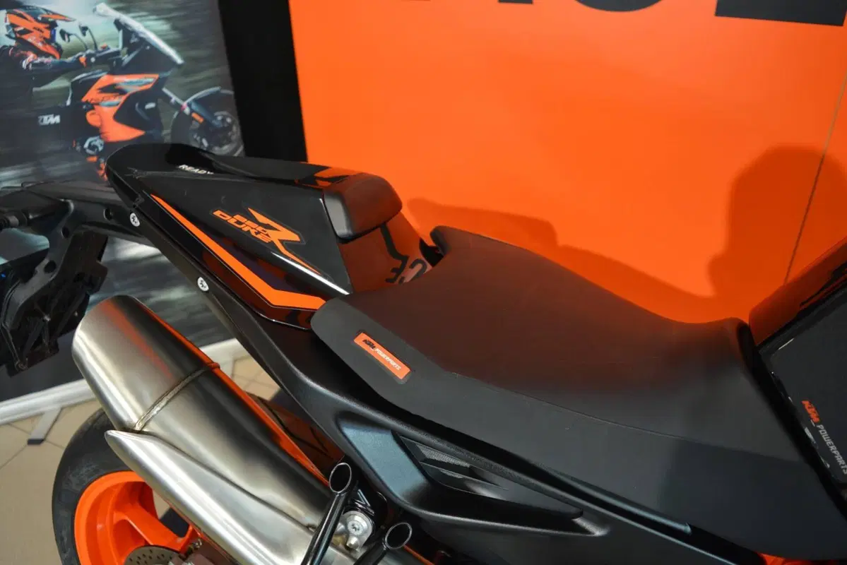 KTM 890 Duke R (2022 - 23) (9)