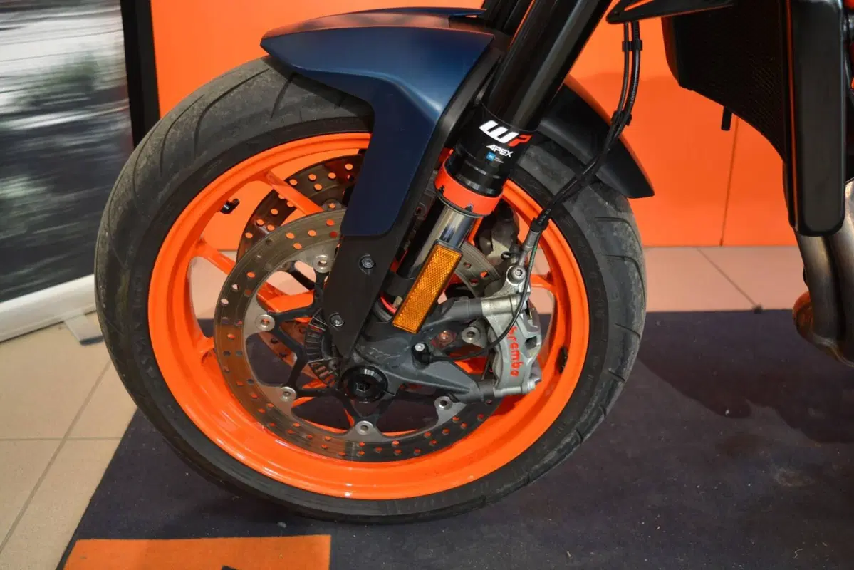 KTM 890 Duke R (2022 - 23) (15)