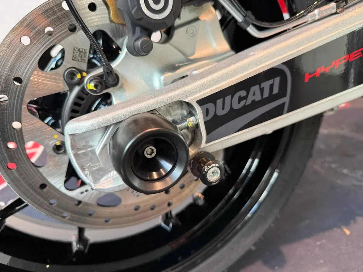 Ducati Hypermotard 698 Mono (2024 - 26) (7)