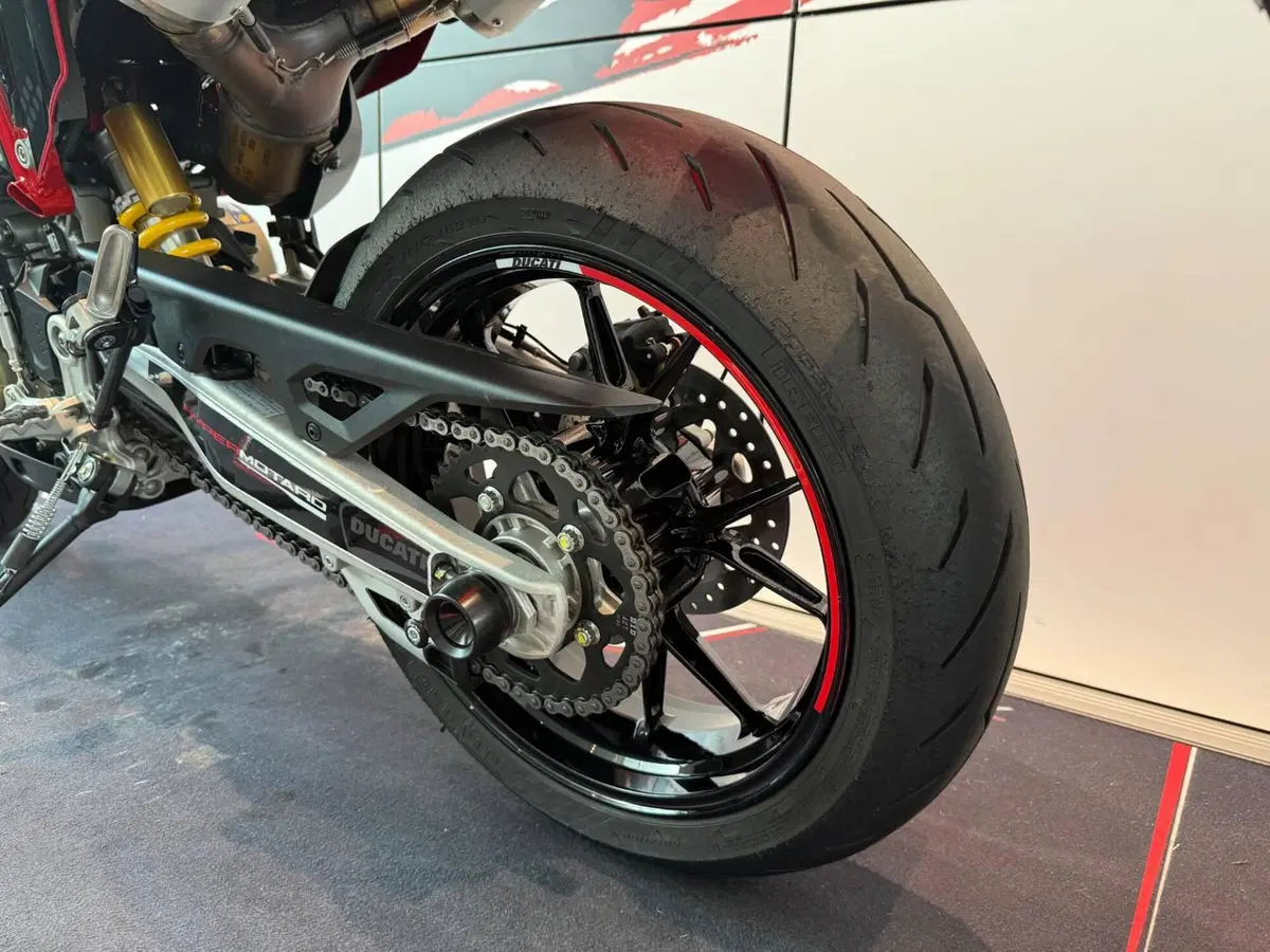 Ducati Hypermotard 698 Mono (2024 - 26) (12)