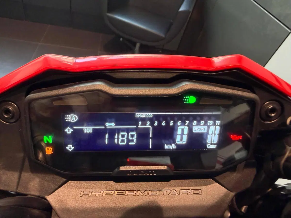 Ducati Hypermotard 698 Mono (2024 - 26) (18)