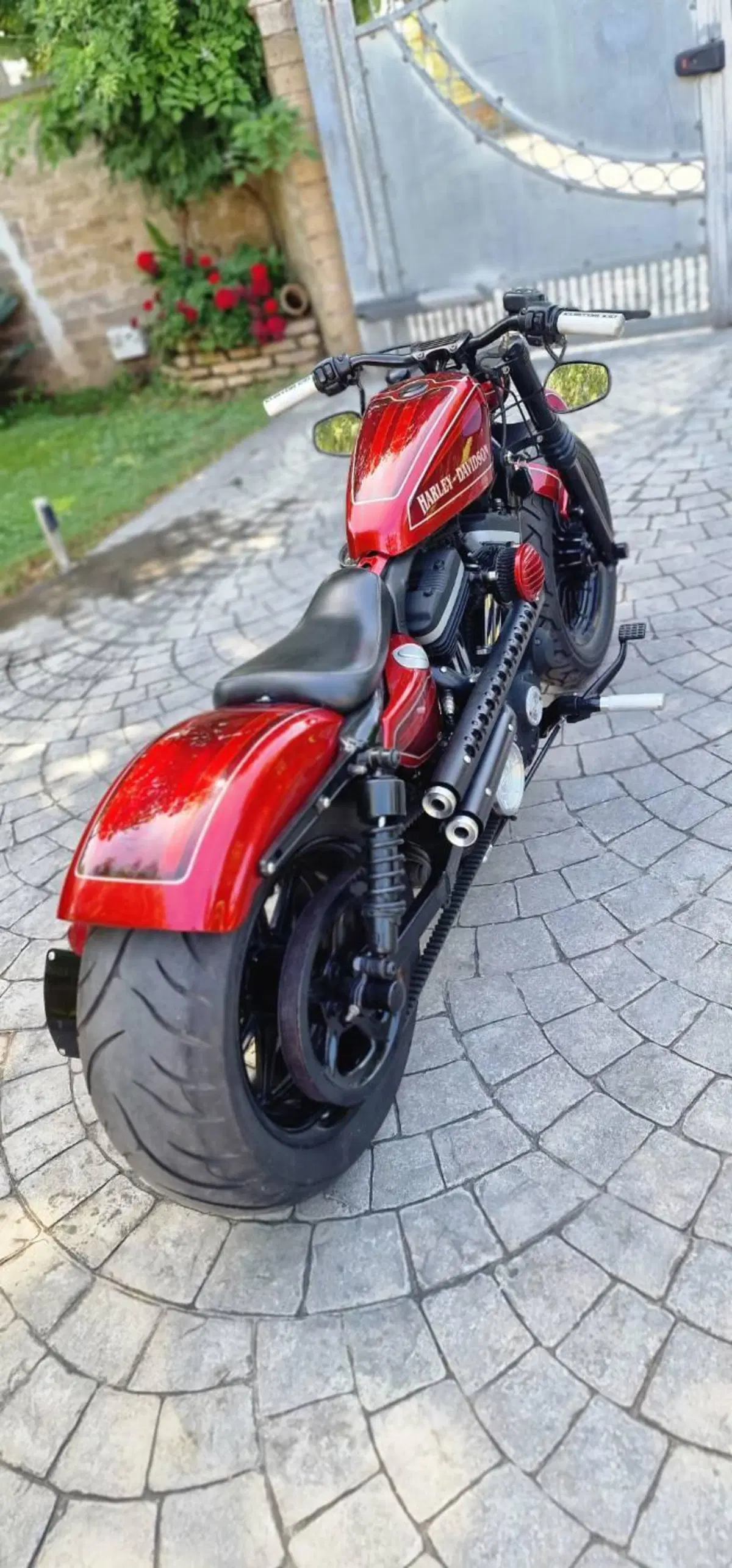 Harley-Davidson 883 Iron (2009 - 11) - XL 883N (7)