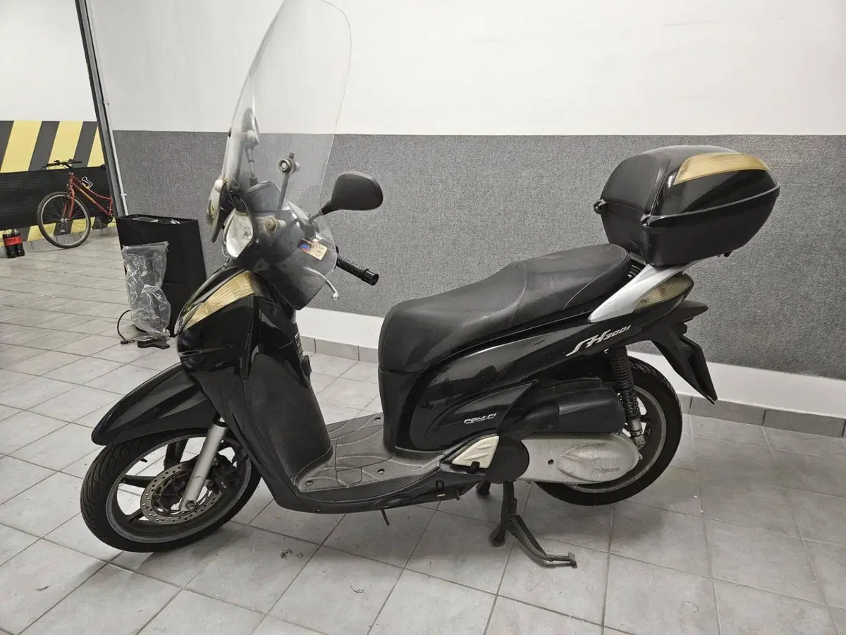 Honda SH 300 i (2006 - 10) (2)