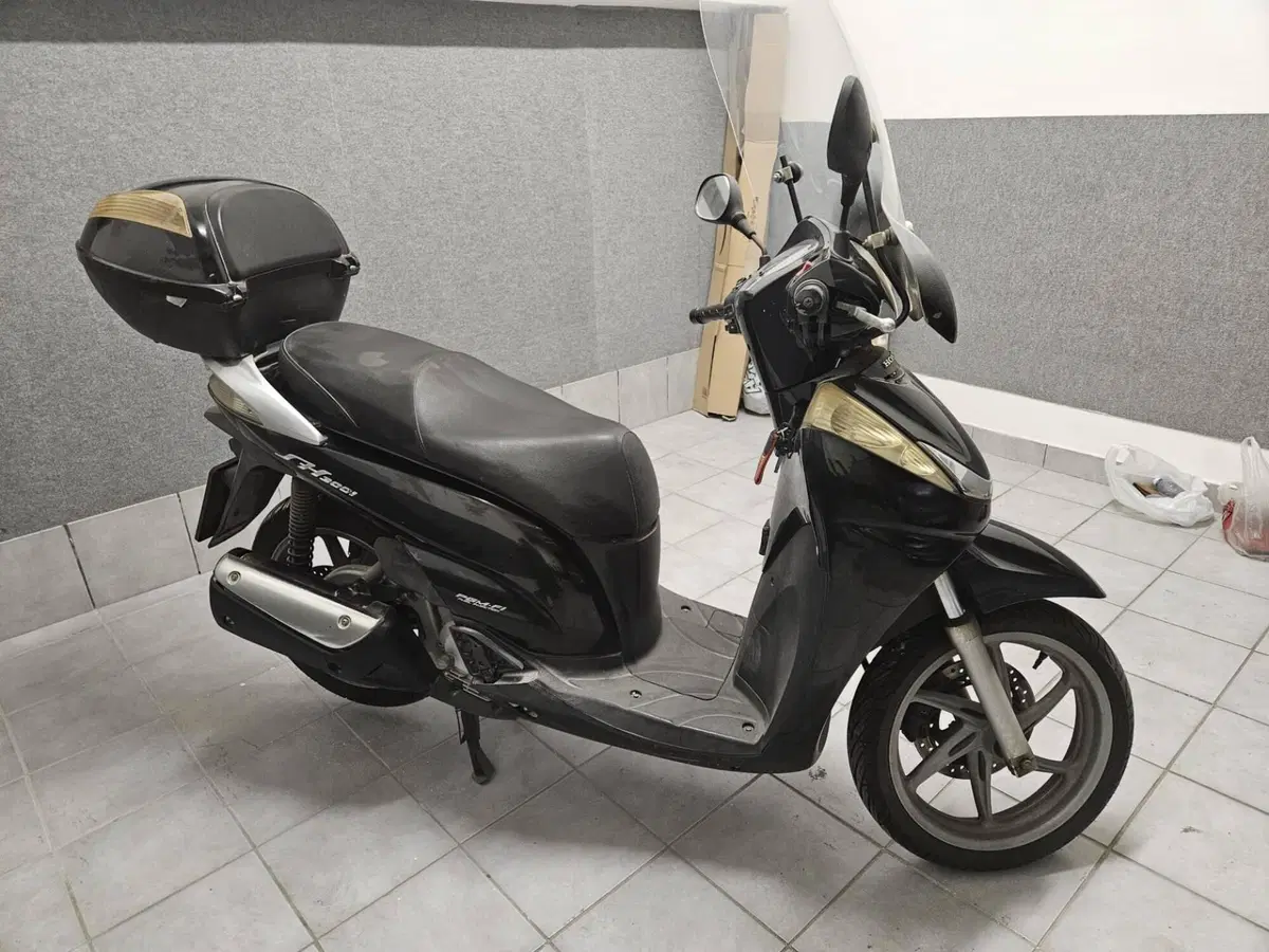 Honda SH 300 i (2006 - 10) (5)