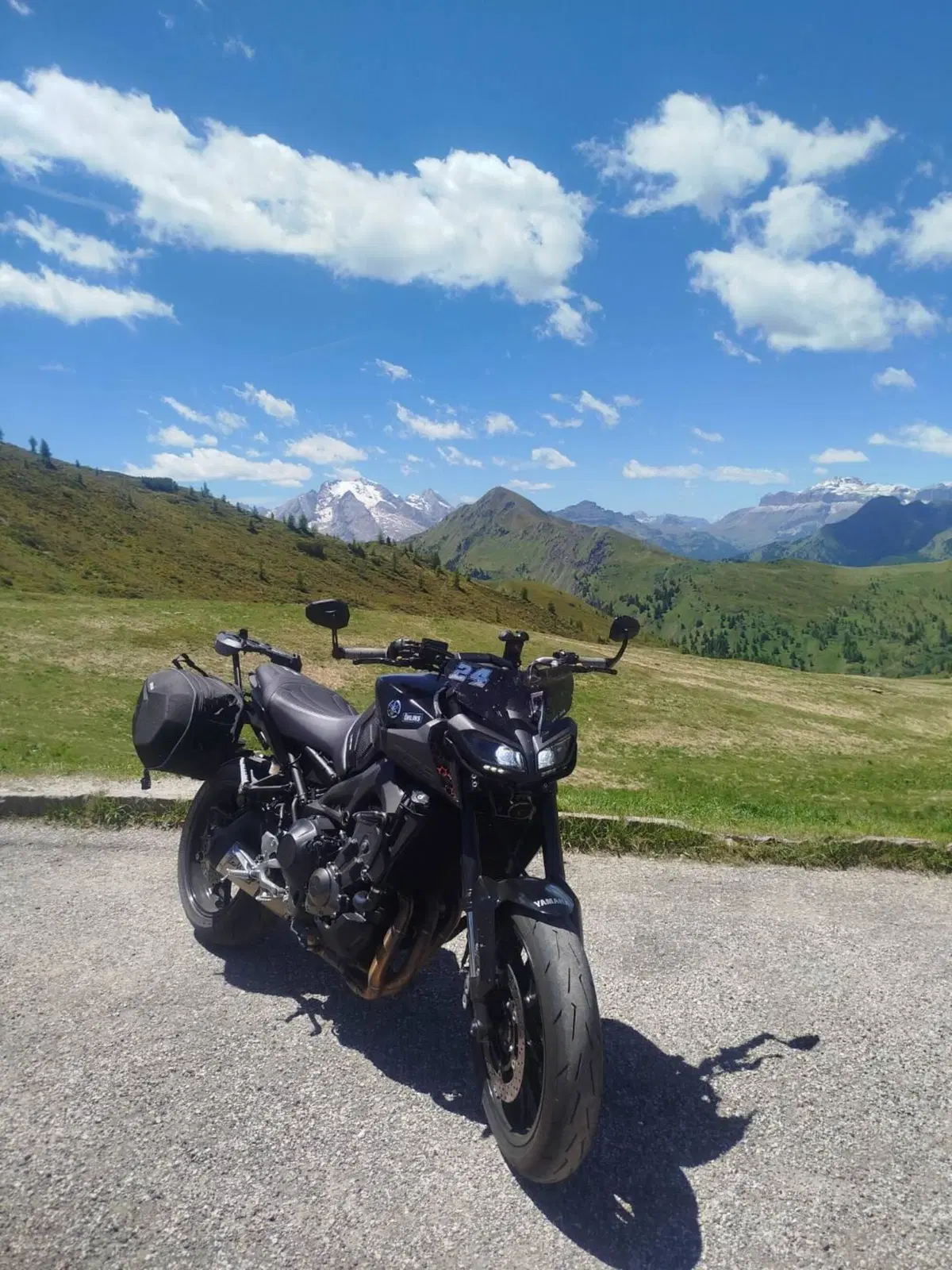 Yamaha MT-09 (2017 - 20) (2)