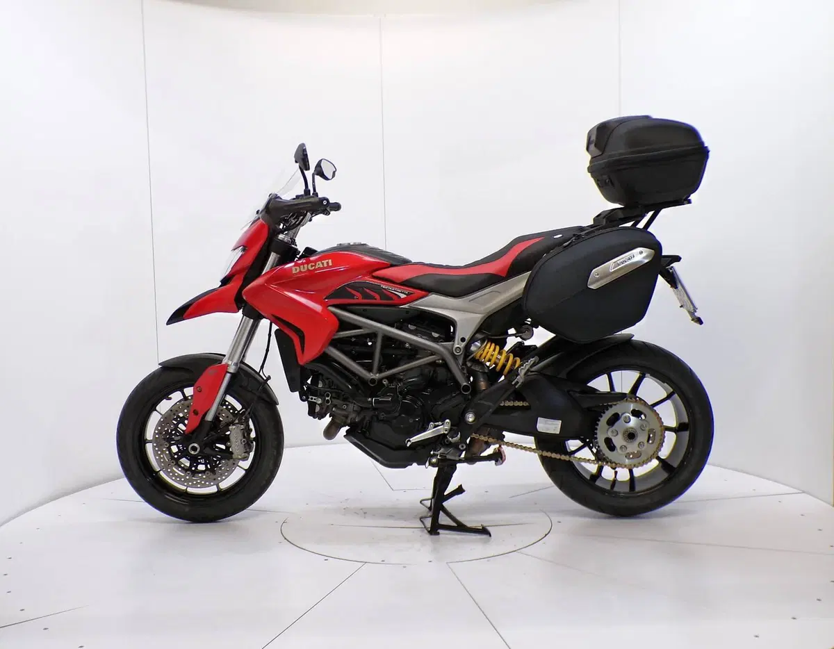 Ducati Hyperstrada 821 (2013 - 15) (4)