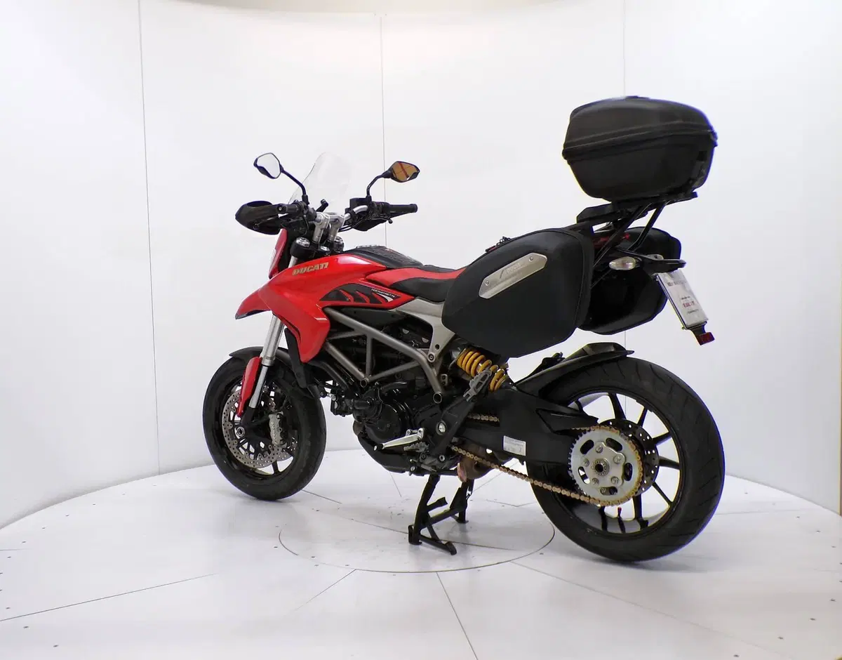 Ducati Hyperstrada 821 (2013 - 15) (5)