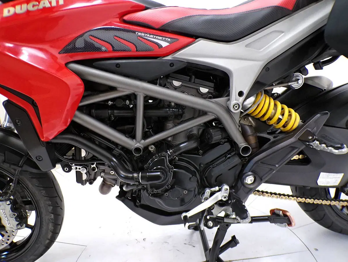 Ducati Hyperstrada 821 (2013 - 15) (8)