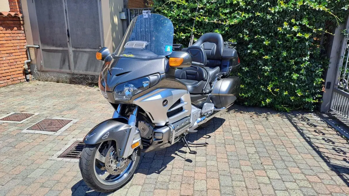 Honda GL 1800 Gold Wing (2012 - 17) (2)