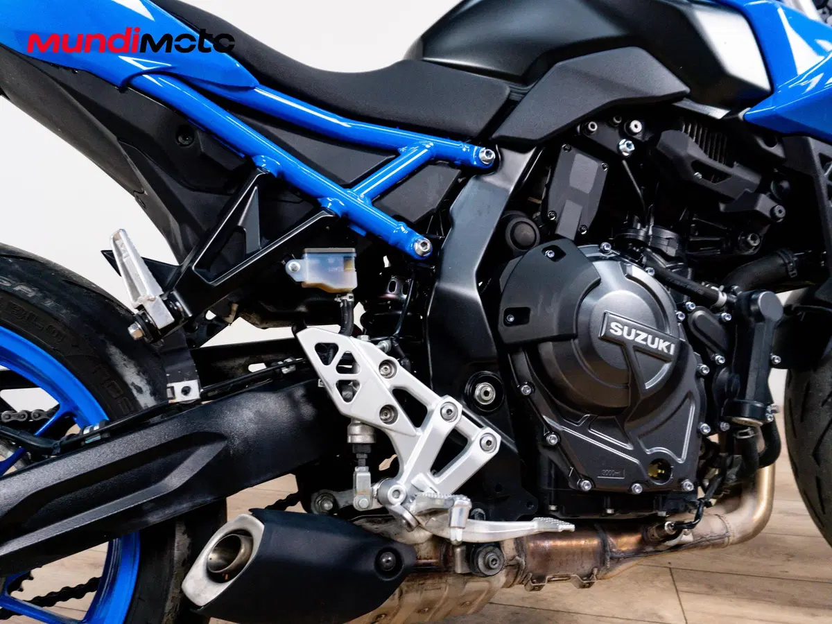 Suzuki GSX-8S (2023 - 24) (4)