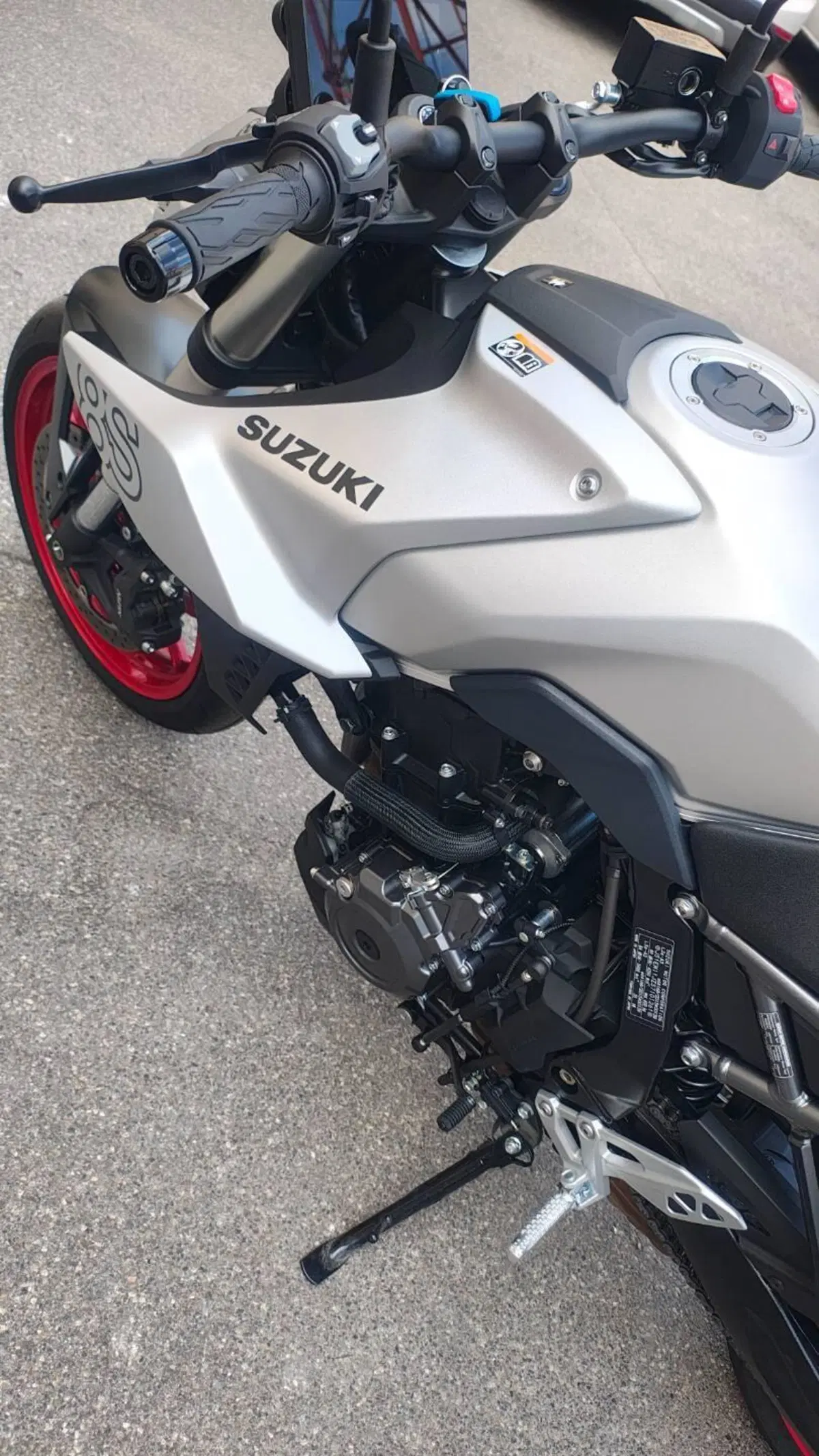 Suzuki GSX-8S (2025 - 26) (8)