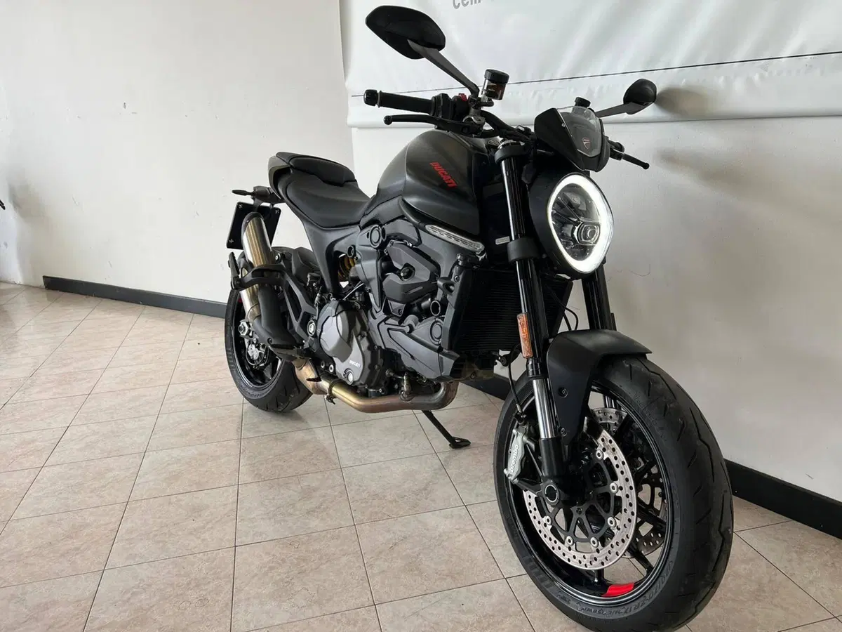 Ducati Monster 937 + (2021 - 25) (3)