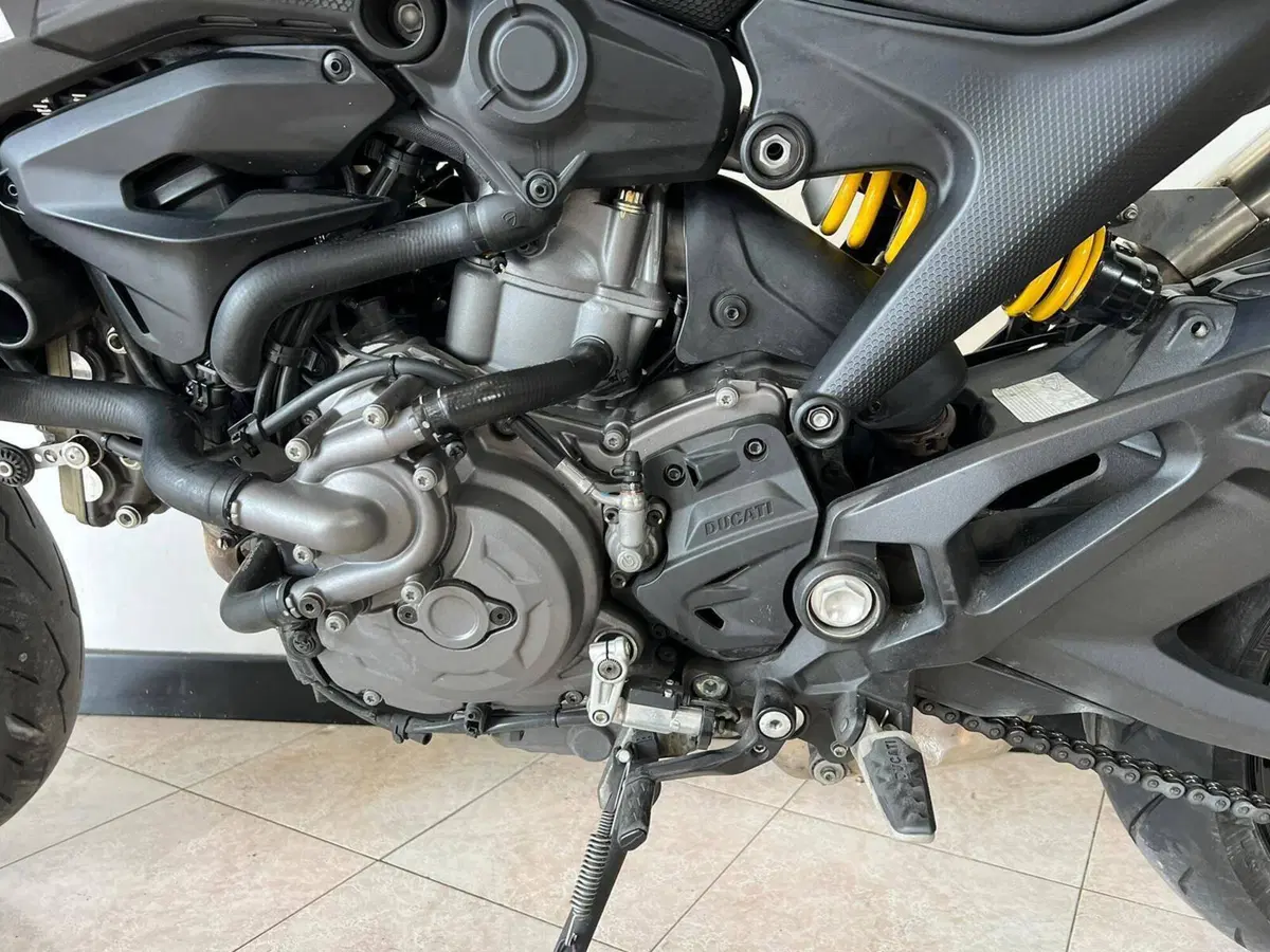 Ducati Monster 937 + (2021 - 25) (7)