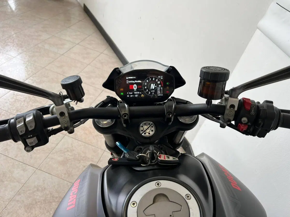 Ducati Monster 937 + (2021 - 25) (9)