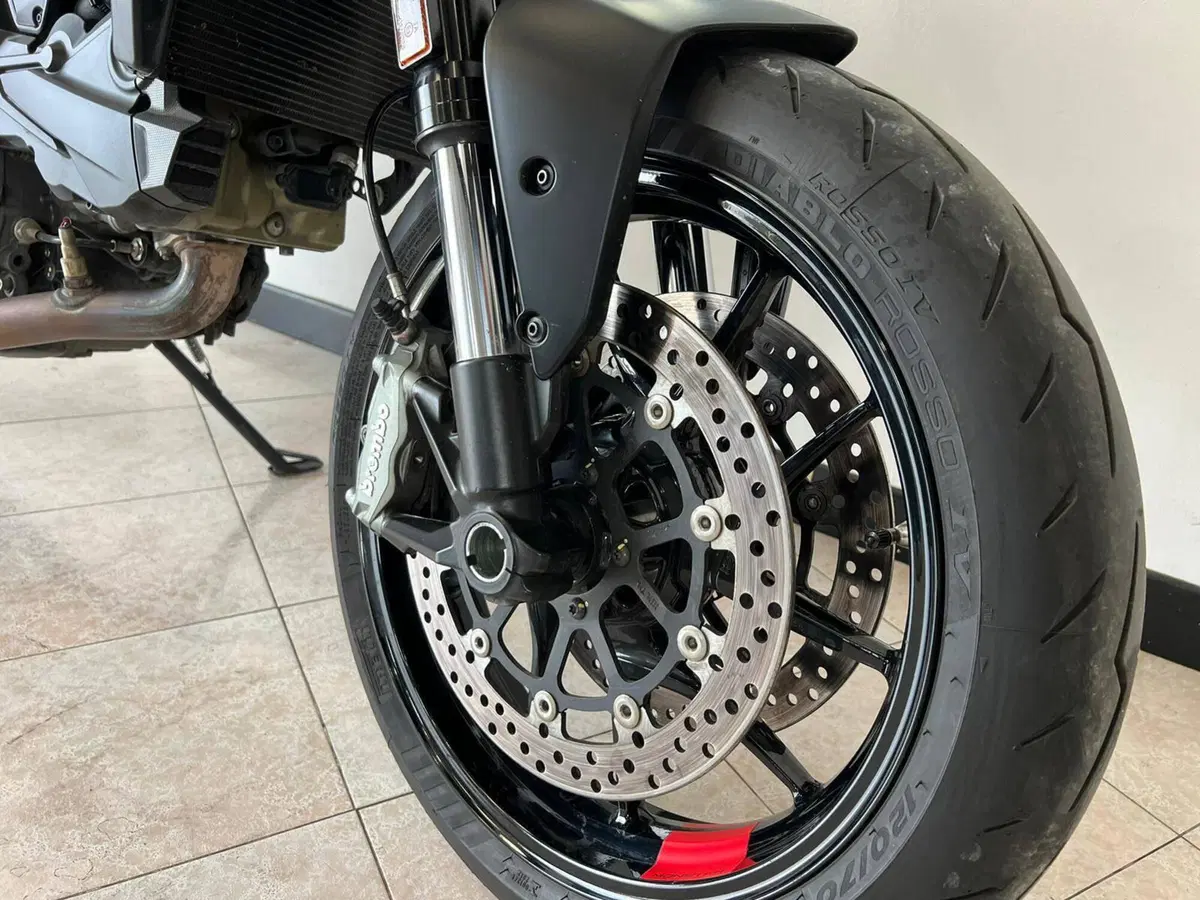 Ducati Monster 937 + (2021 - 25) (14)