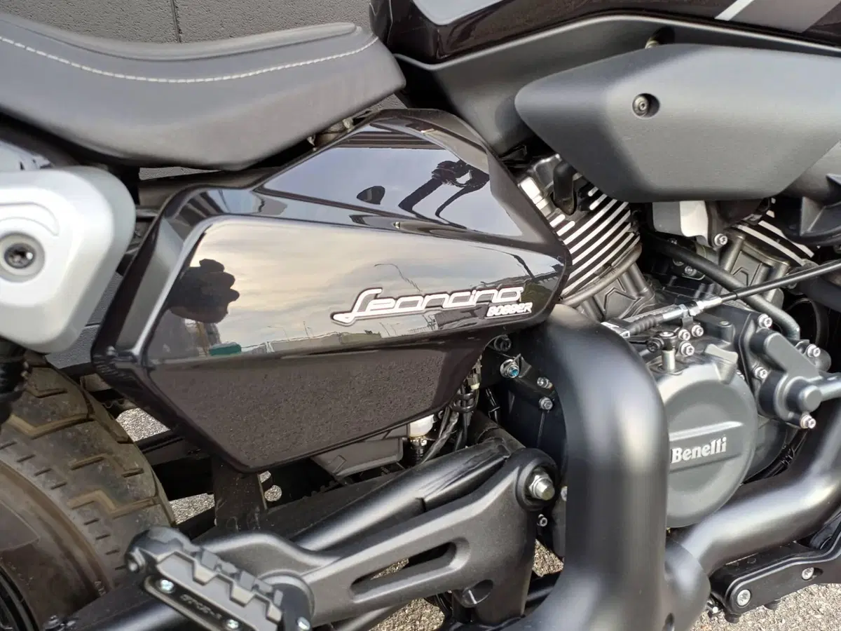 Benelli Leoncino 400 Bobber (2026) (4)
